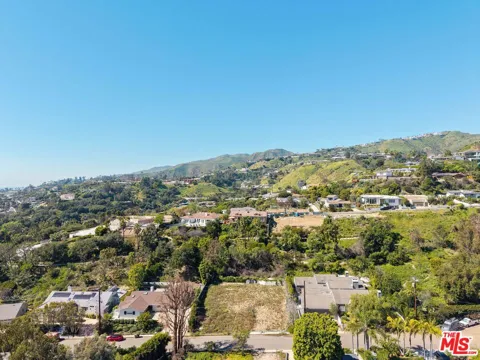 1109 Maroney Lane