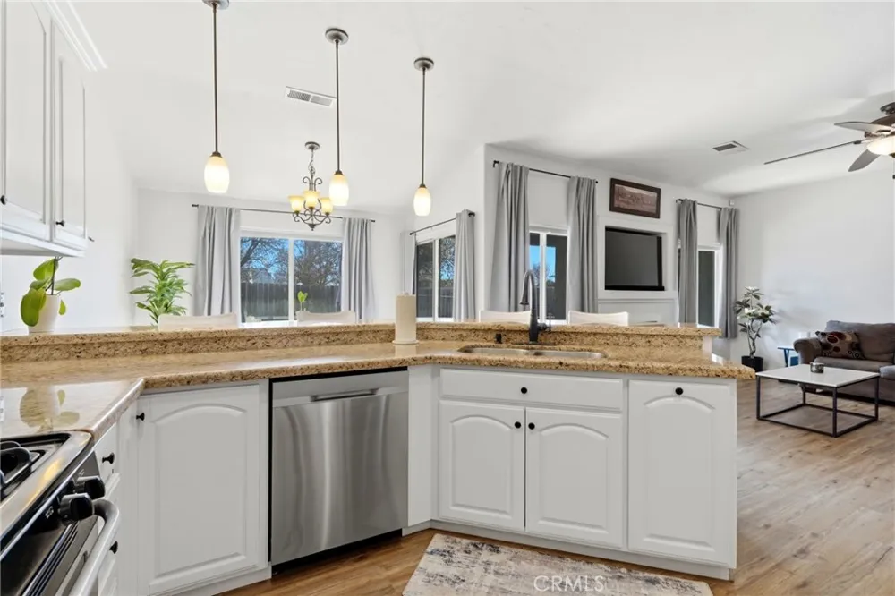 865 Avalon Drive Lemoore, CA 93245