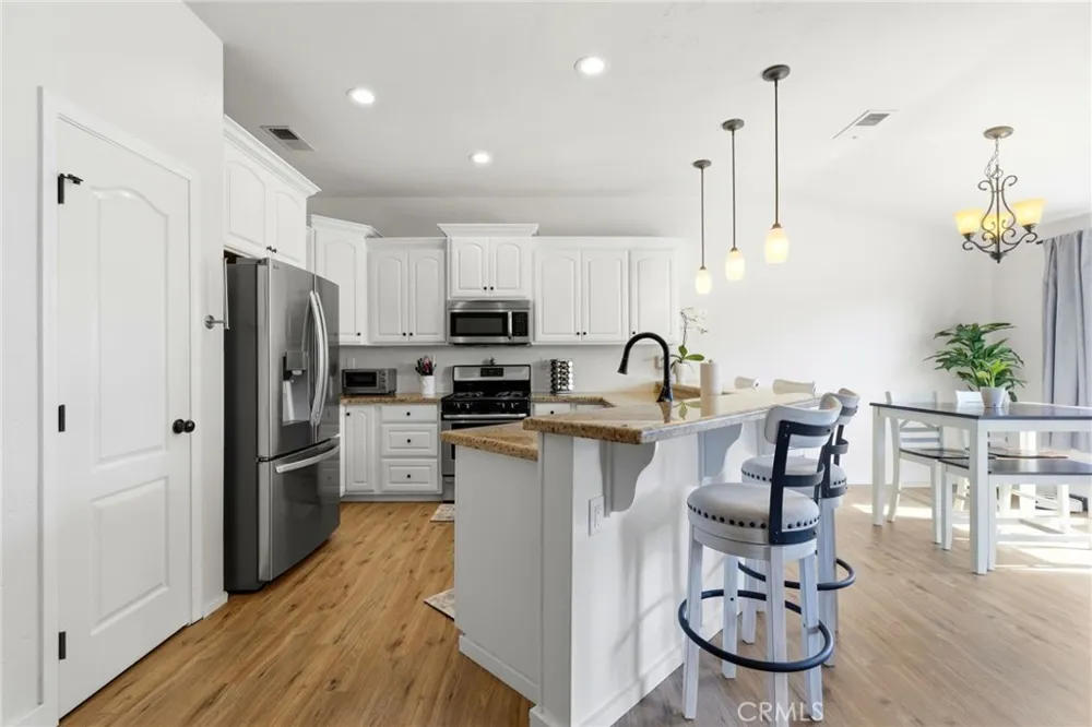 865 Avalon Drive Lemoore, CA 93245