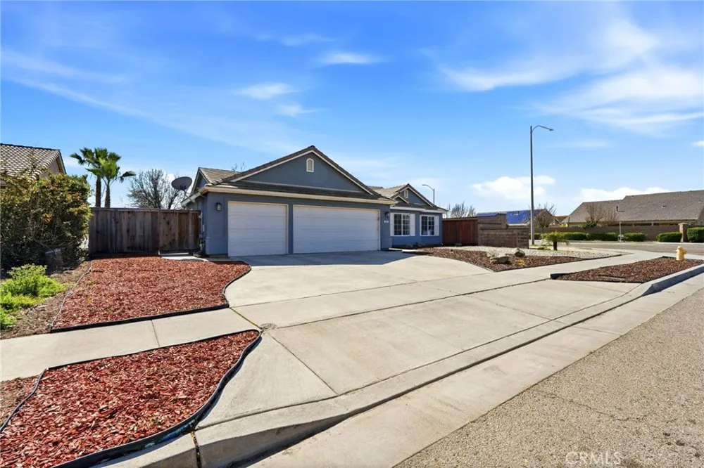 865 Avalon Drive Lemoore, CA 93245