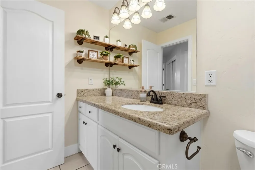 865 Avalon Drive Lemoore, CA 93245