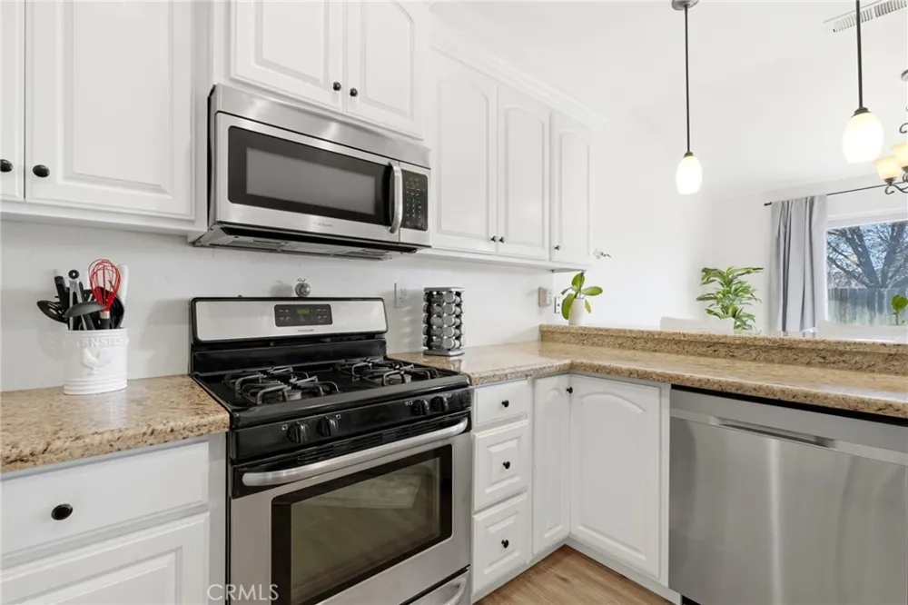 865 Avalon Drive Lemoore, CA 93245