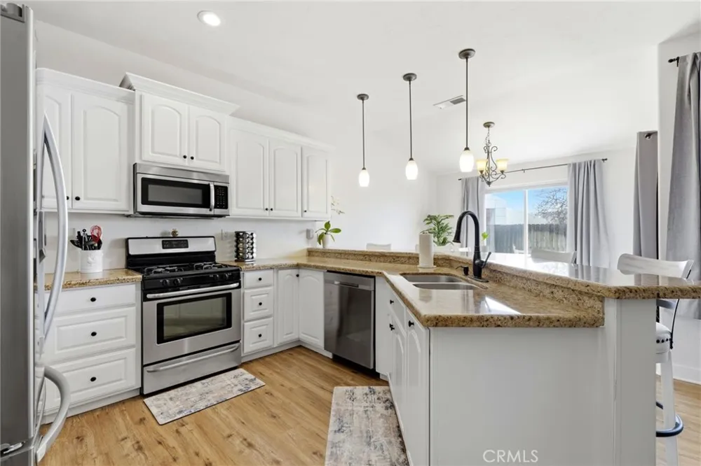 865 Avalon Drive Lemoore, CA 93245
