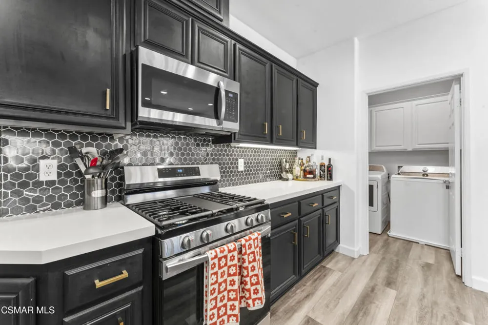 28046 Serra Lane Valencia, CA 91355