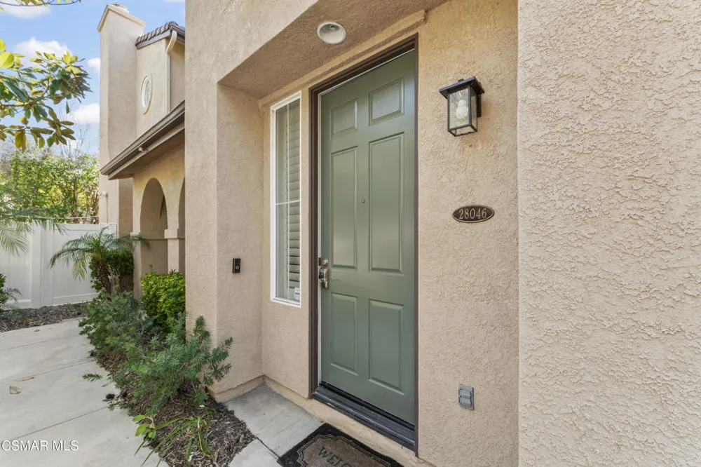 28046 Serra Lane Valencia, CA 91355