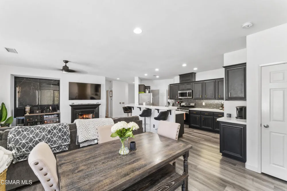 28046 Serra Lane Valencia, CA 91355