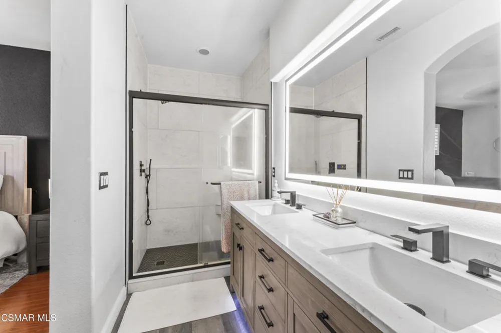 28046 Serra Lane Valencia, CA 91355