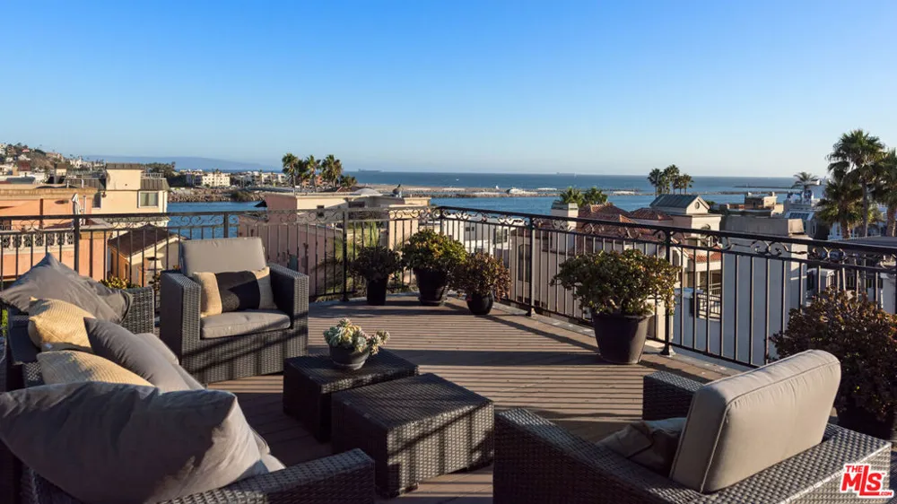 123 Channel Pointe Mall Marina del Rey, CA 90292