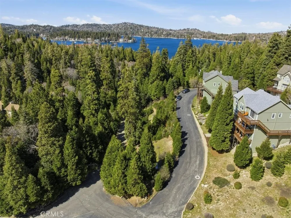 28432 Fresh Spring Lane Lake Arrowhead, CA 92352