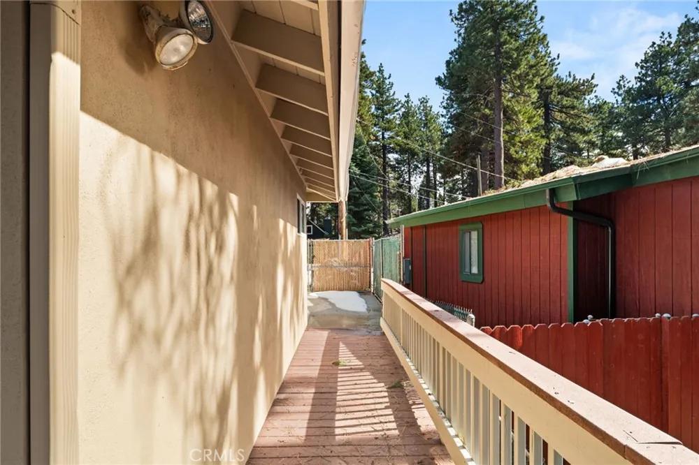 31686 Luring Pines Circle Running Springs, CA 92382