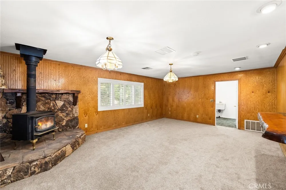 31686 Luring Pines Circle Running Springs, CA 92382