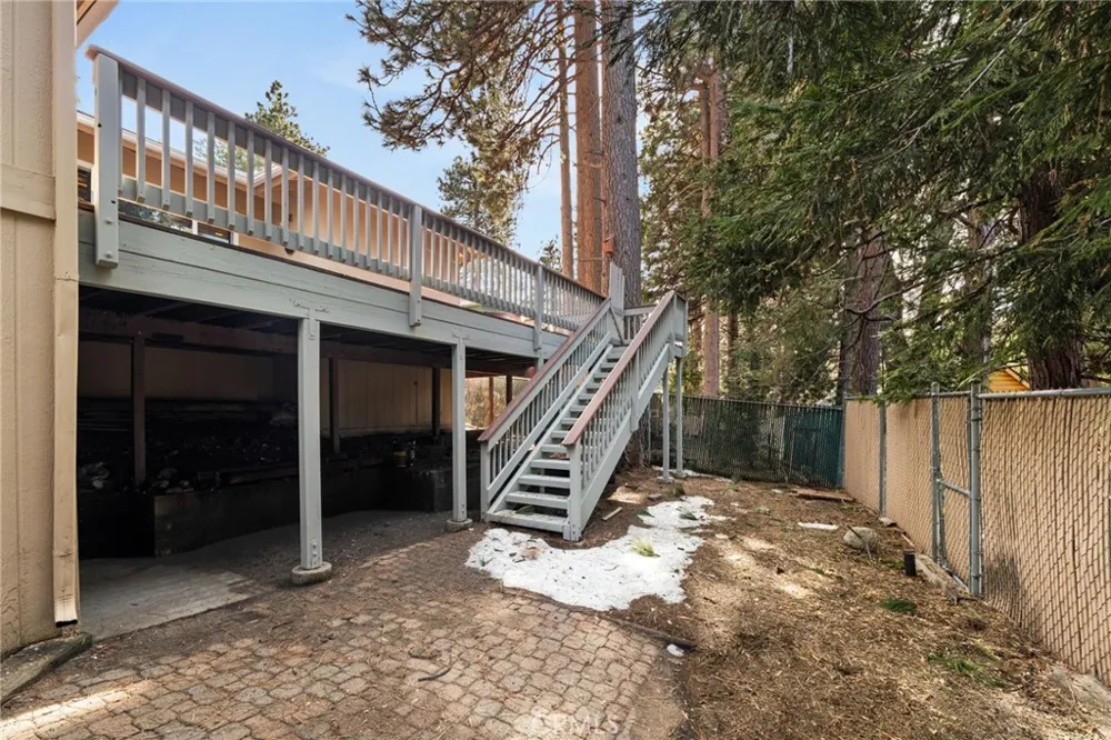 31686 Luring Pines Circle Running Springs, CA 92382
