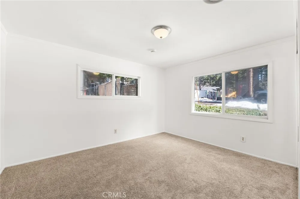 31686 Luring Pines Circle Running Springs, CA 92382
