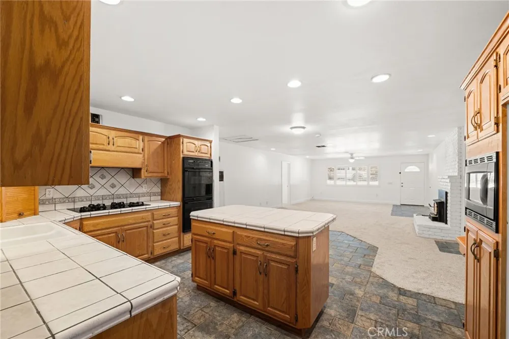 31686 Luring Pines Circle Running Springs, CA 92382