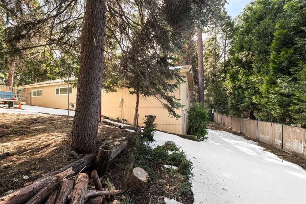 31686 Luring Pines Circle Running Springs, CA 92382