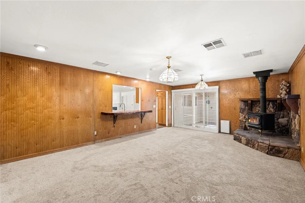 31686 Luring Pines Circle Running Springs, CA 92382