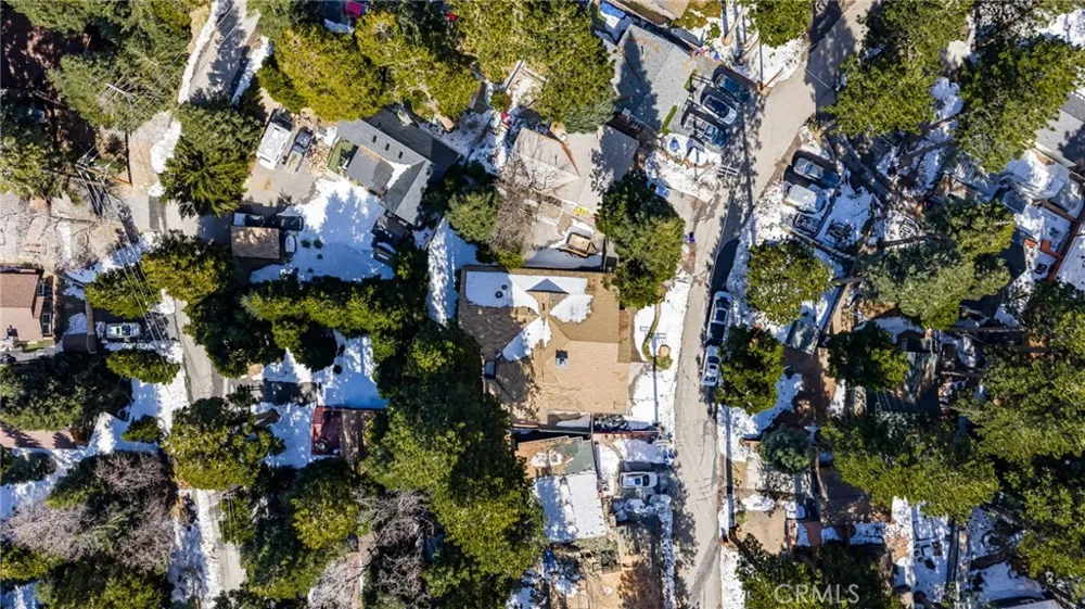 31686 Luring Pines Circle Running Springs, CA 92382