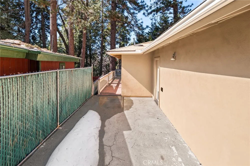 31686 Luring Pines Circle Running Springs, CA 92382
