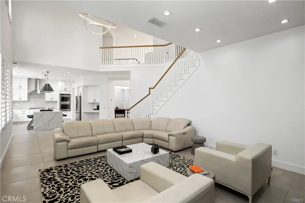 23679 Ridgeway Mission Viejo, CA 92692