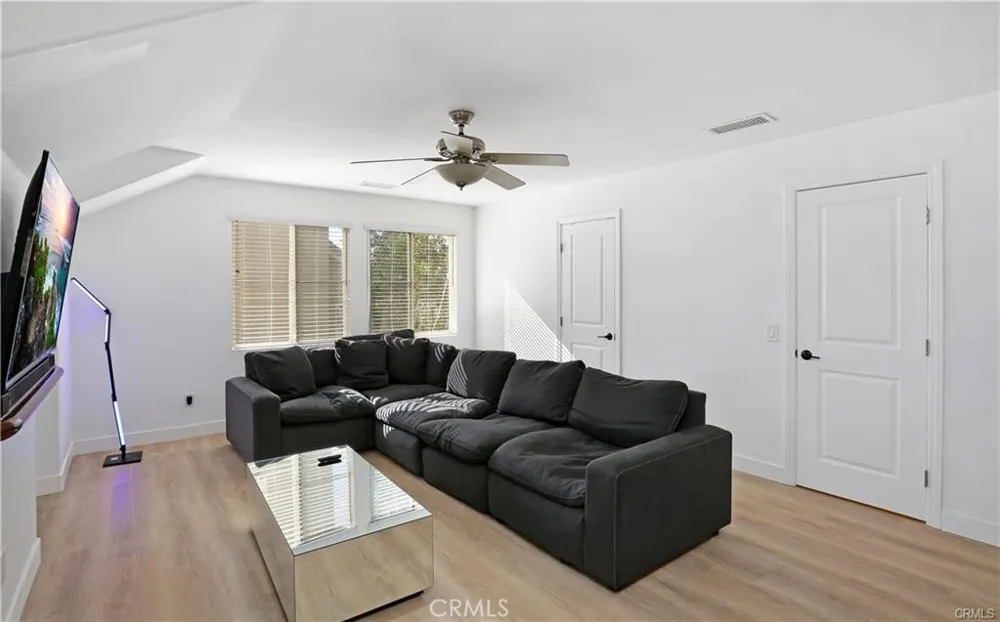 23679 Ridgeway Mission Viejo, CA 92692