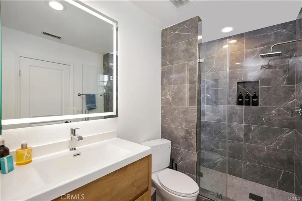 23679 Ridgeway Mission Viejo, CA 92692