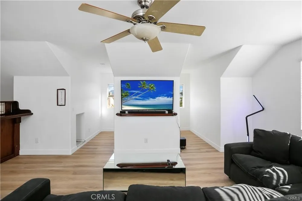 23679 Ridgeway Mission Viejo, CA 92692