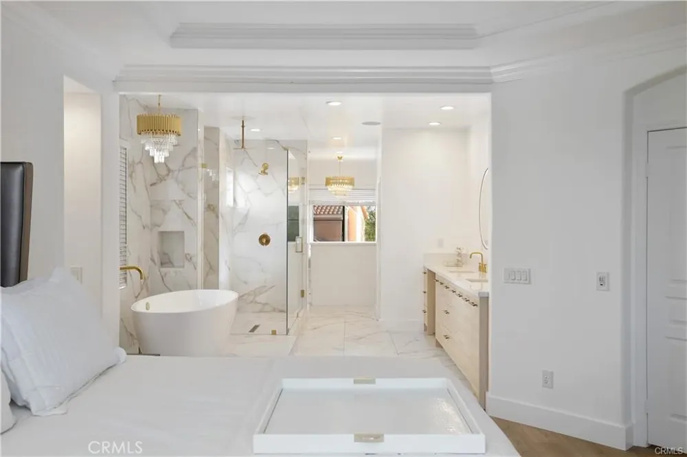 23679 Ridgeway Mission Viejo, CA 92692