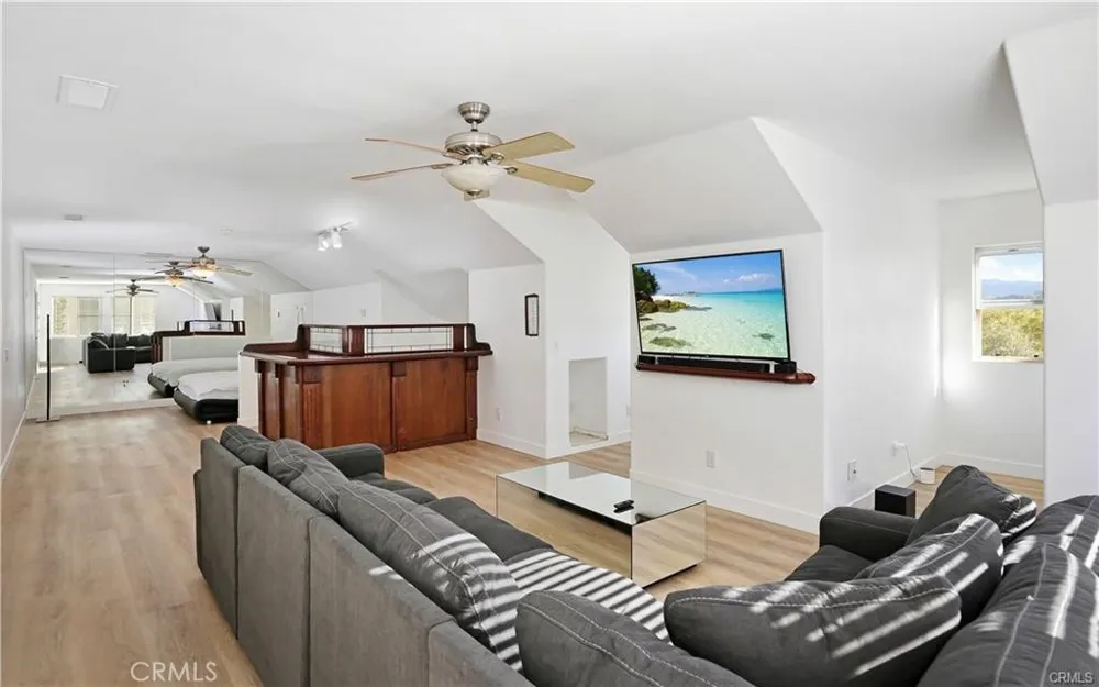 23679 Ridgeway Mission Viejo, CA 92692