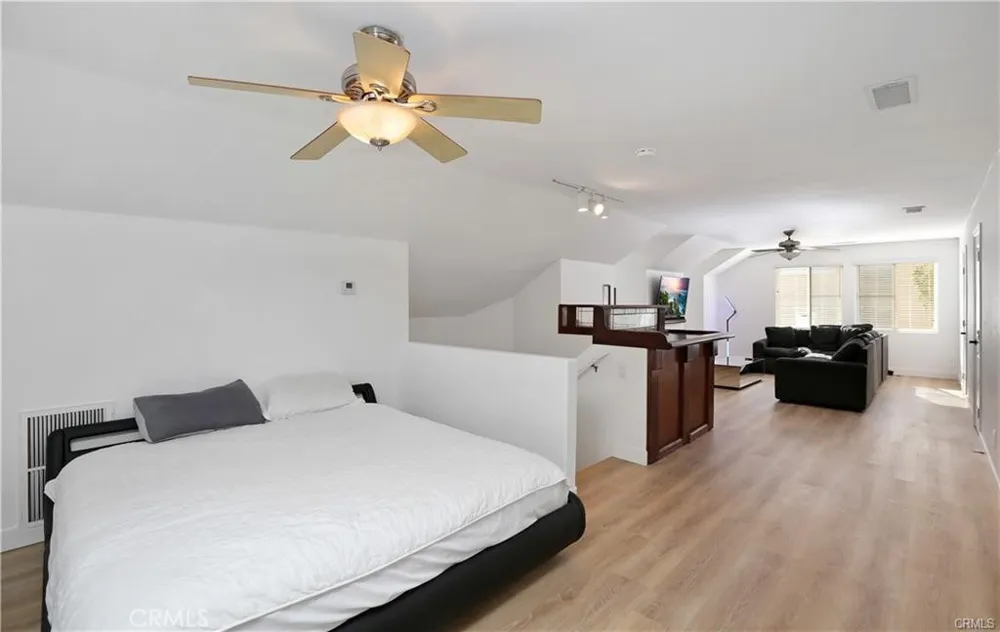 23679 Ridgeway Mission Viejo, CA 92692