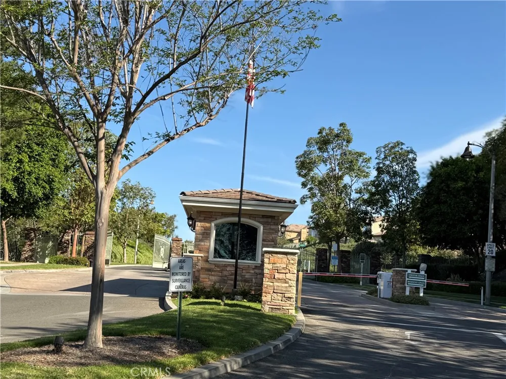 23679 Ridgeway Mission Viejo, CA 92692