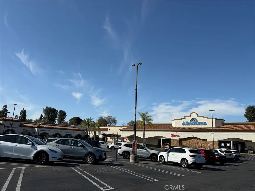 23679 Ridgeway Mission Viejo, CA 92692