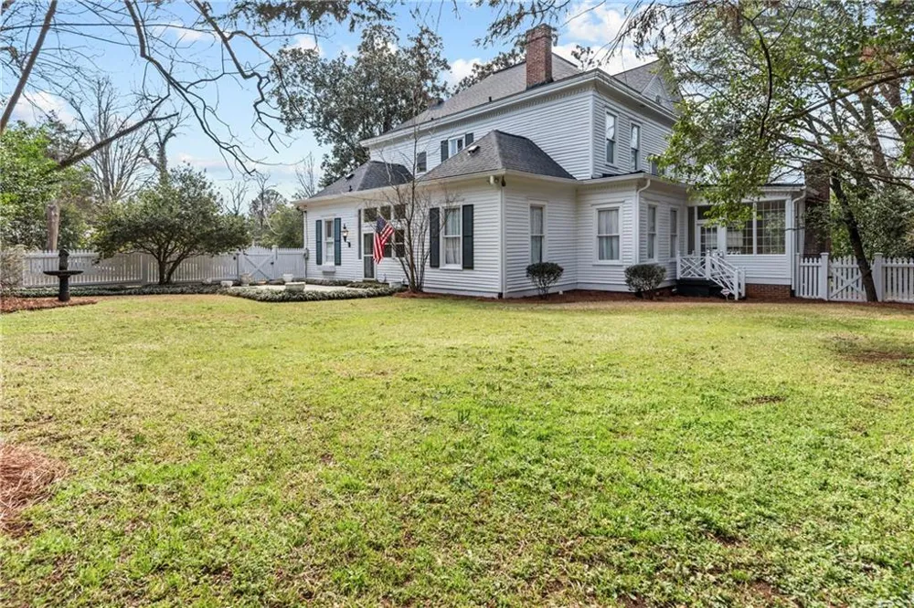 301 East Street Greensboro, GA 30642