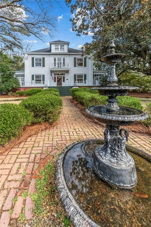 301 East Street Greensboro, GA 30642