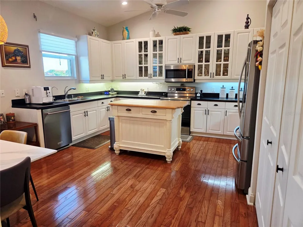 6775 HUNTINGTON LAKES CIRCLE #202 Naples, FL 34119