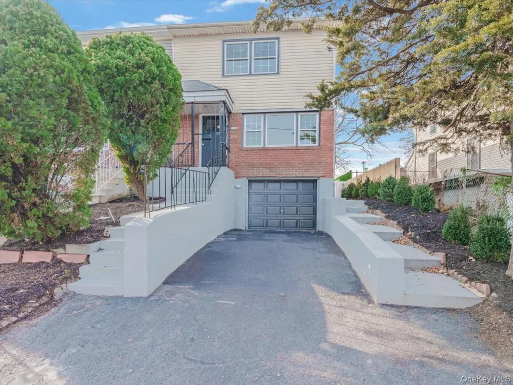 10514 Van Wyck Expressway Richmond Hill S., NY 11419