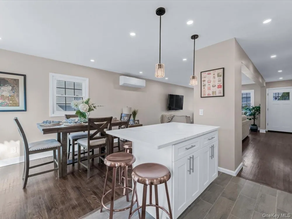10514 Van Wyck Expressway Richmond Hill S., NY 11419