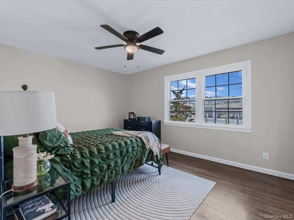 10514 Van Wyck Expressway Richmond Hill S., NY 11419