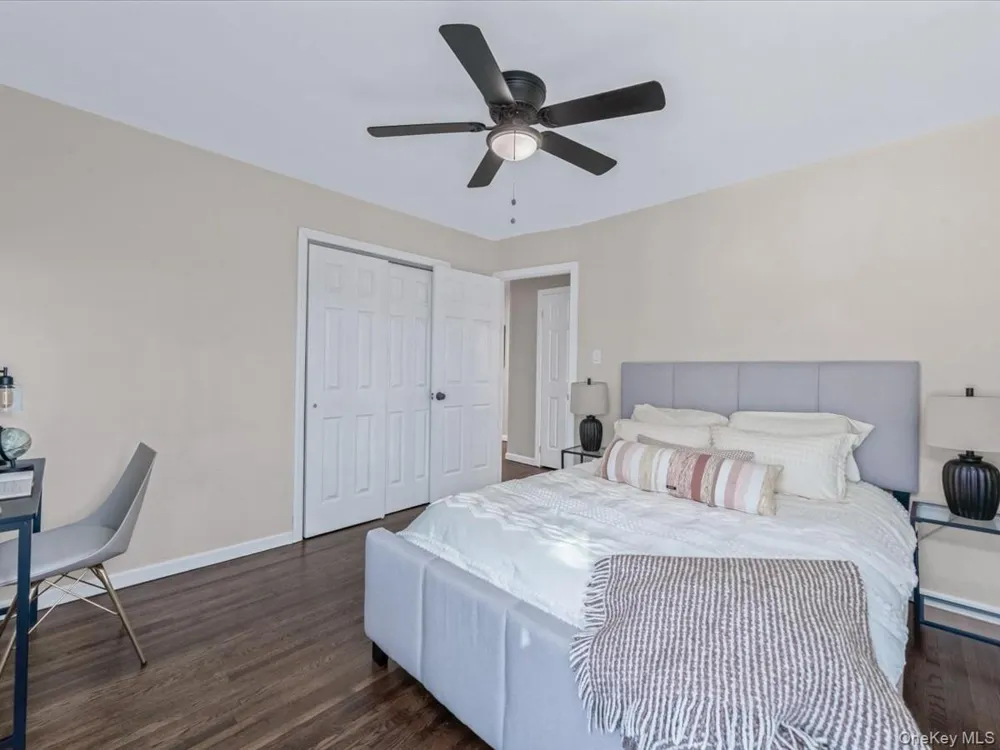 10514 Van Wyck Expressway Richmond Hill S., NY 11419