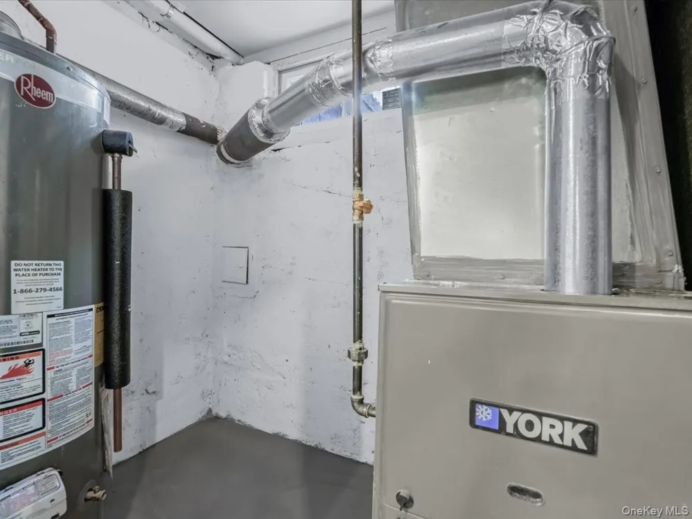 10514 Van Wyck Expressway Richmond Hill S., NY 11419