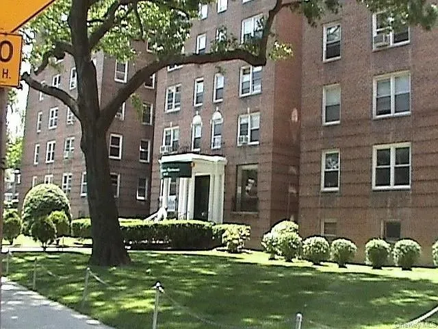 14325 84th Drive #2E Jamaica, NY 11435
