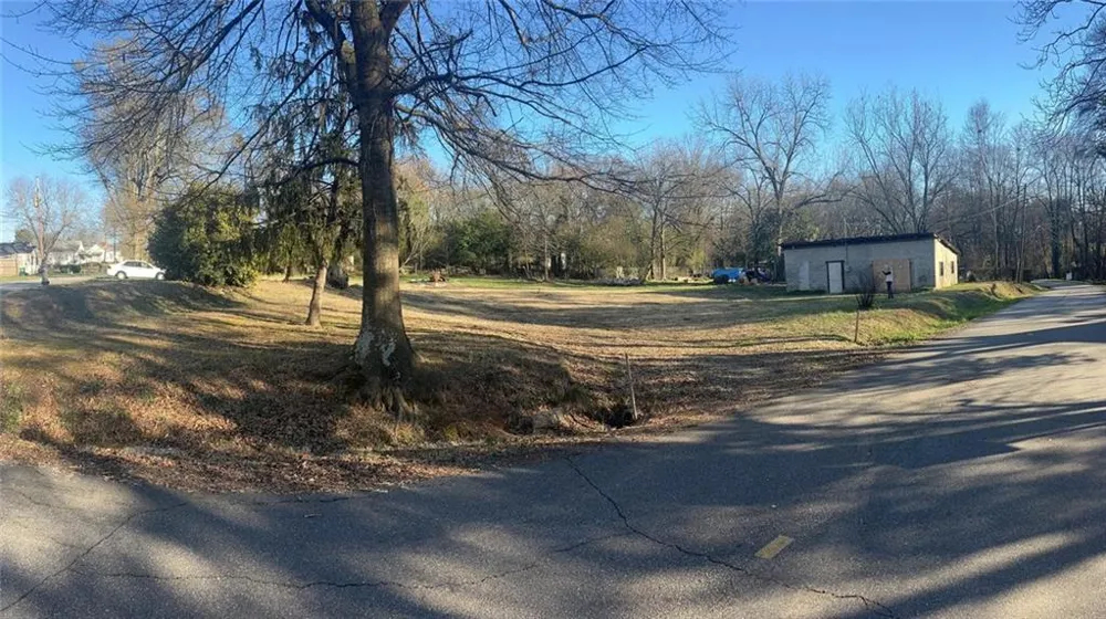 857 College Street Royston, GA 30662