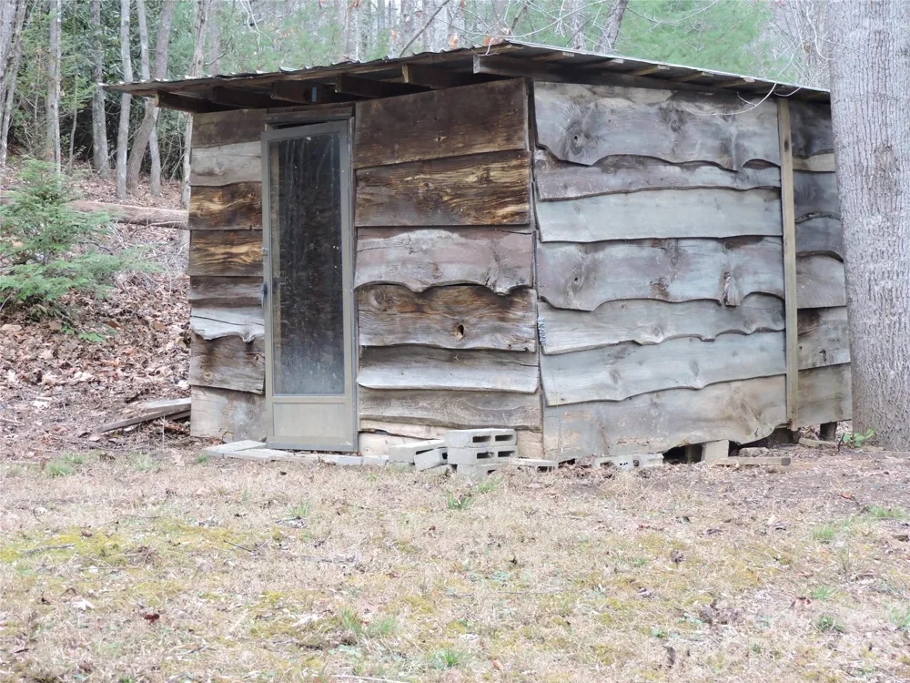 2271 Gouges Creek Road Spruce Pine, NC 28777