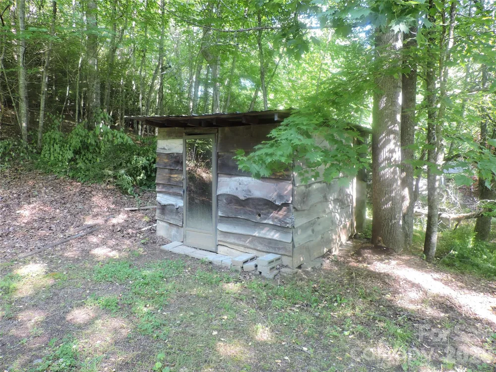 2271 Gouges Creek Road Spruce Pine, NC 28777