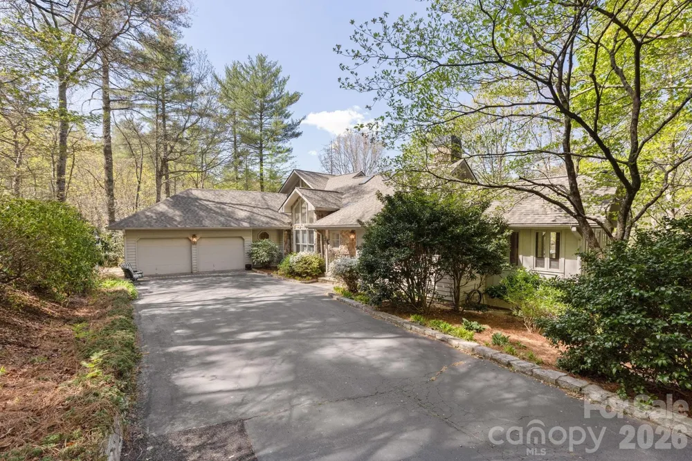 940 Winding Creek Road Sapphire, NC 28774