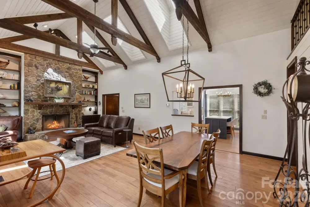 940 Winding Creek Road Sapphire, NC 28774