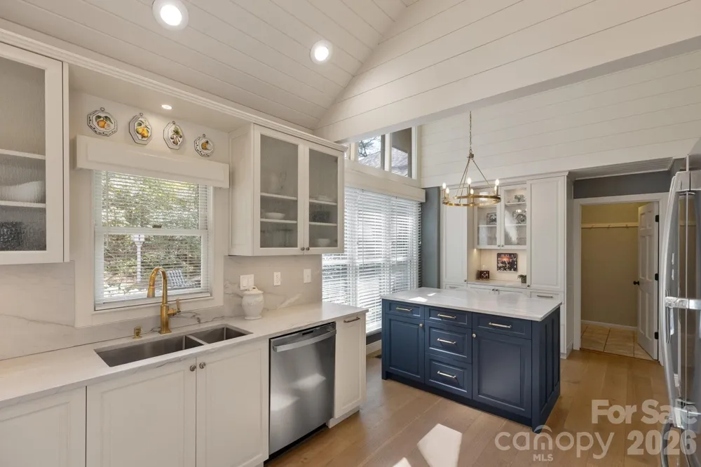940 Winding Creek Road Sapphire, NC 28774