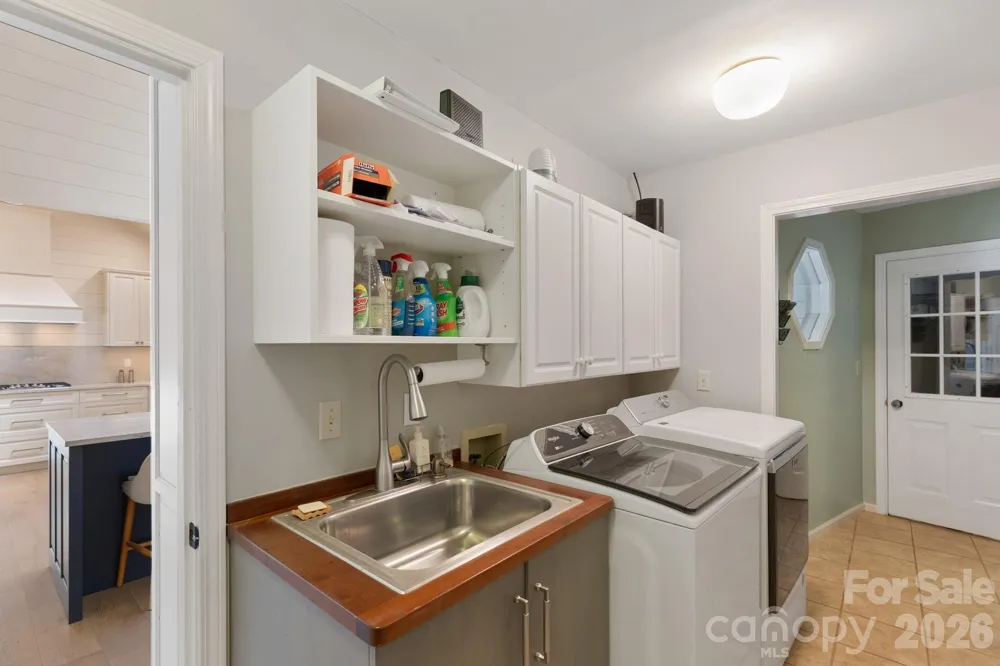 940 Winding Creek Road Sapphire, NC 28774