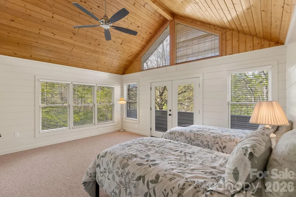 940 Winding Creek Road Sapphire, NC 28774