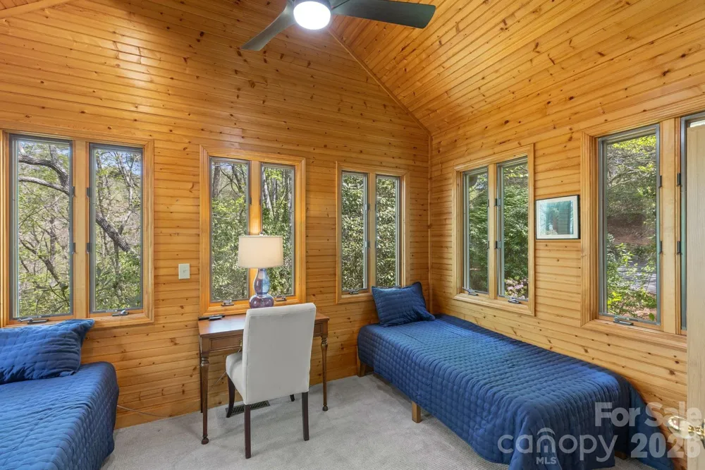 940 Winding Creek Road Sapphire, NC 28774