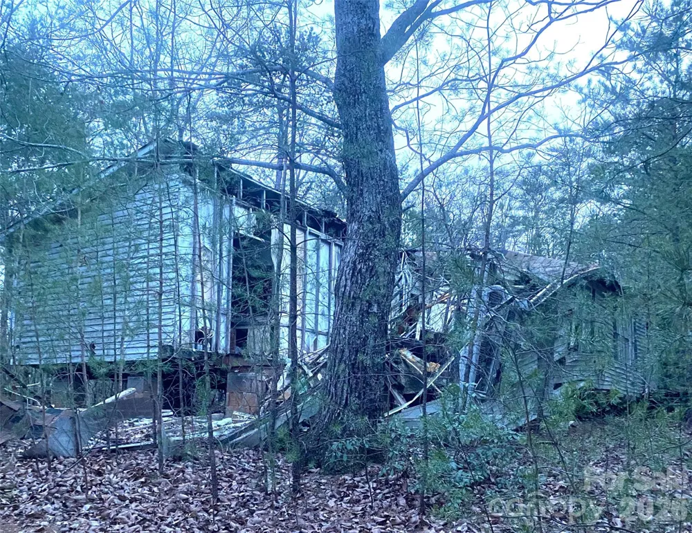000 Froggyville Lane Mill Spring, NC 28756